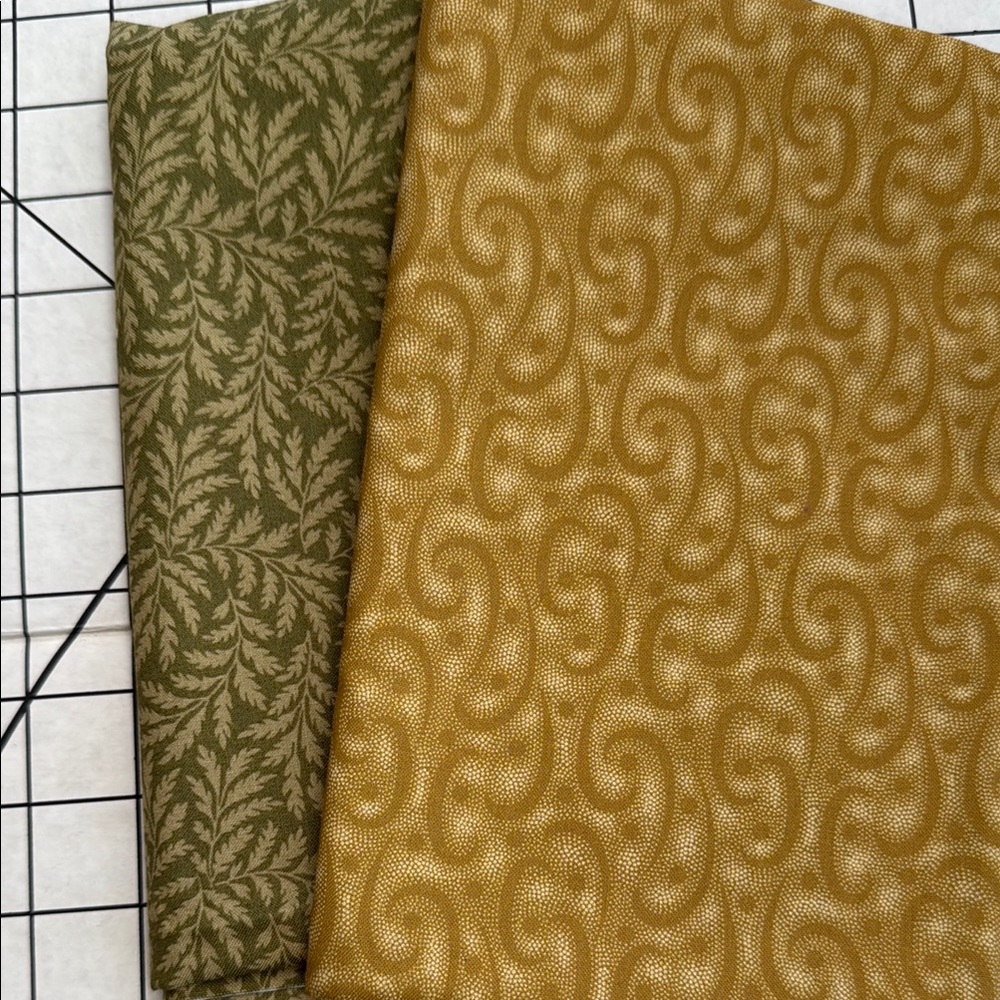 Andover Fabrics Quilt Cotton Bundle – Di Ford-Hall Gold Scroll & Olive Leaf